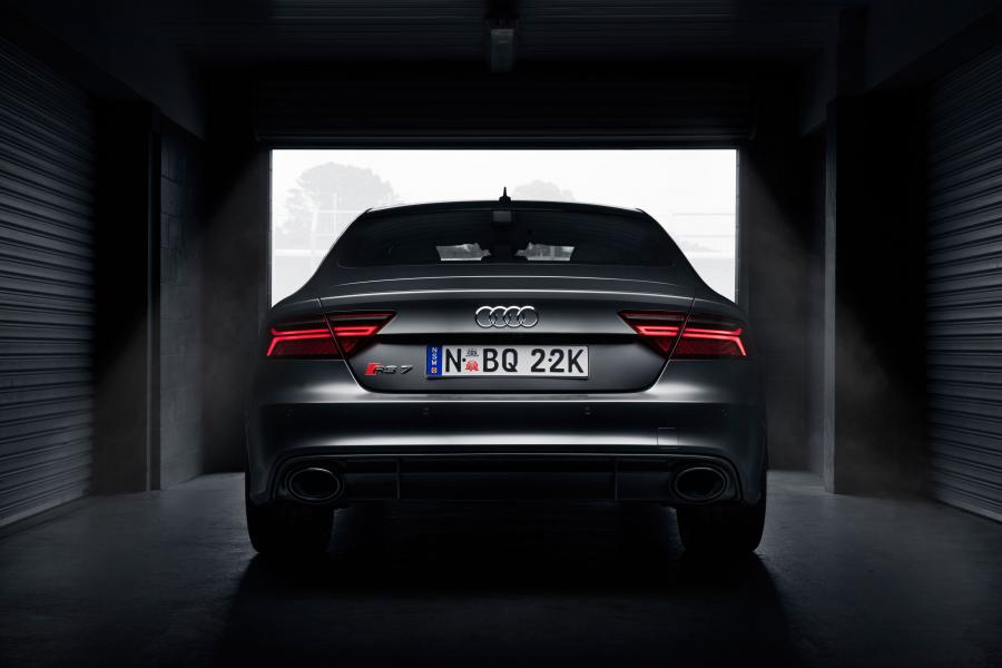  Audi RS7 Sportback 2015 года  (AU) (фото 12 из 18)